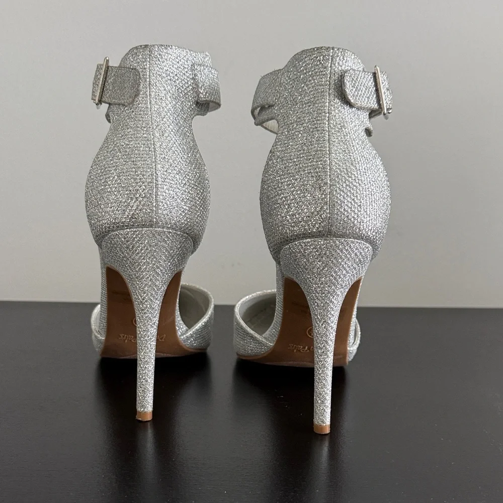 Dream Pairs Glittering Silver Heels‎ Sz 6.5